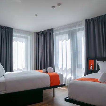 Easyhotel Lisbon-3
